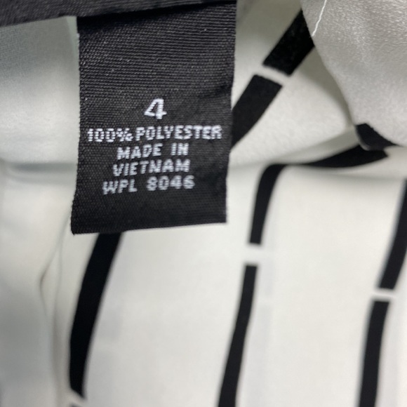 Alfani sleeveless essential go to button down blouse size 4 - Picture 5 of 10